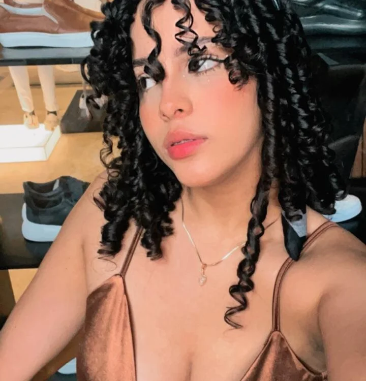 Offline chatovací místnost Curly_Goddes