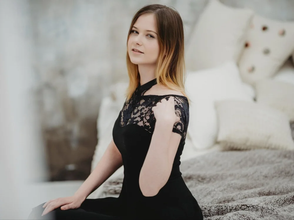 LydiaYoung's Offline Chat Room