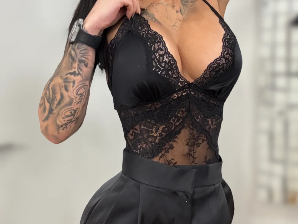 Sarah_Hard Offline XXX-Chat