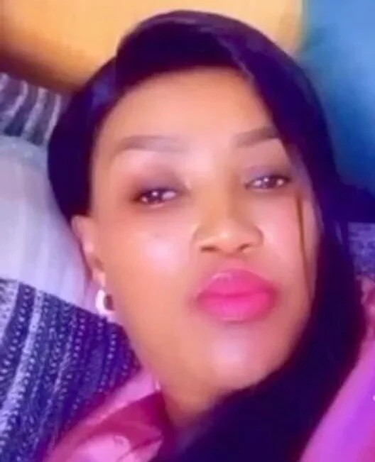 GaggingQueen32's Offline XXX Chat