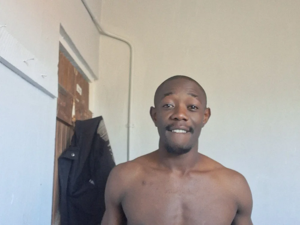 sipho346's Offline Chat Room