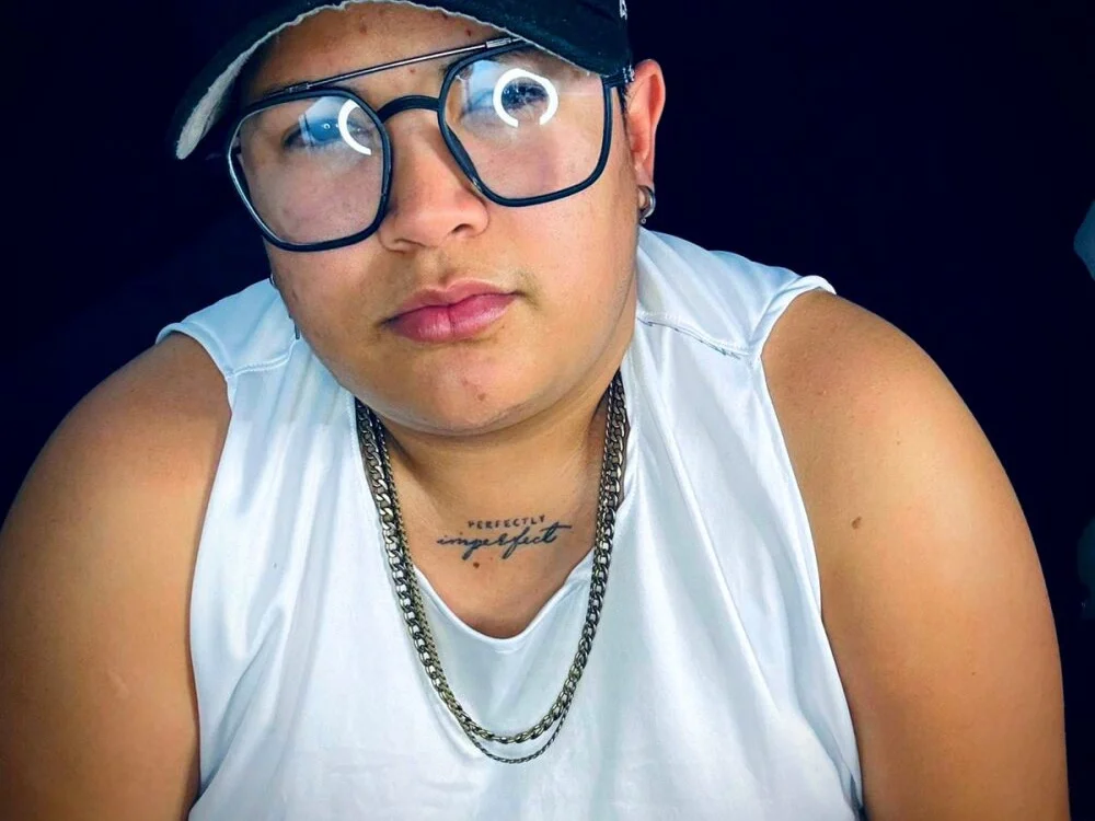 PUSSYBBW_001 – Offline XXX chat