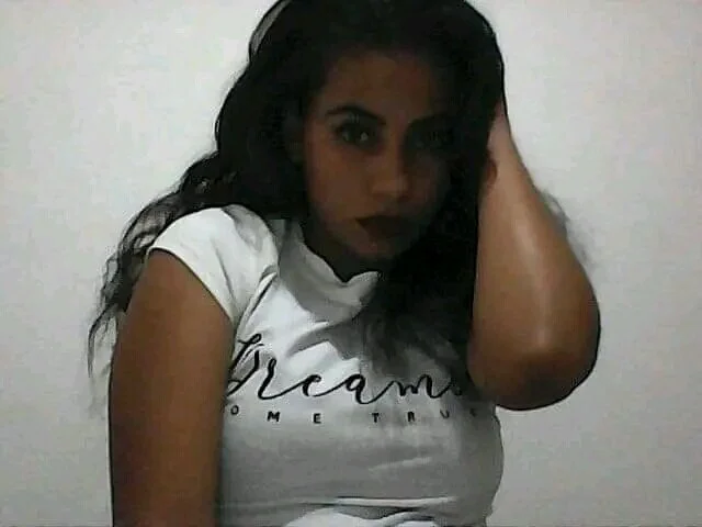 Sara_keys' Offline XXX Chat