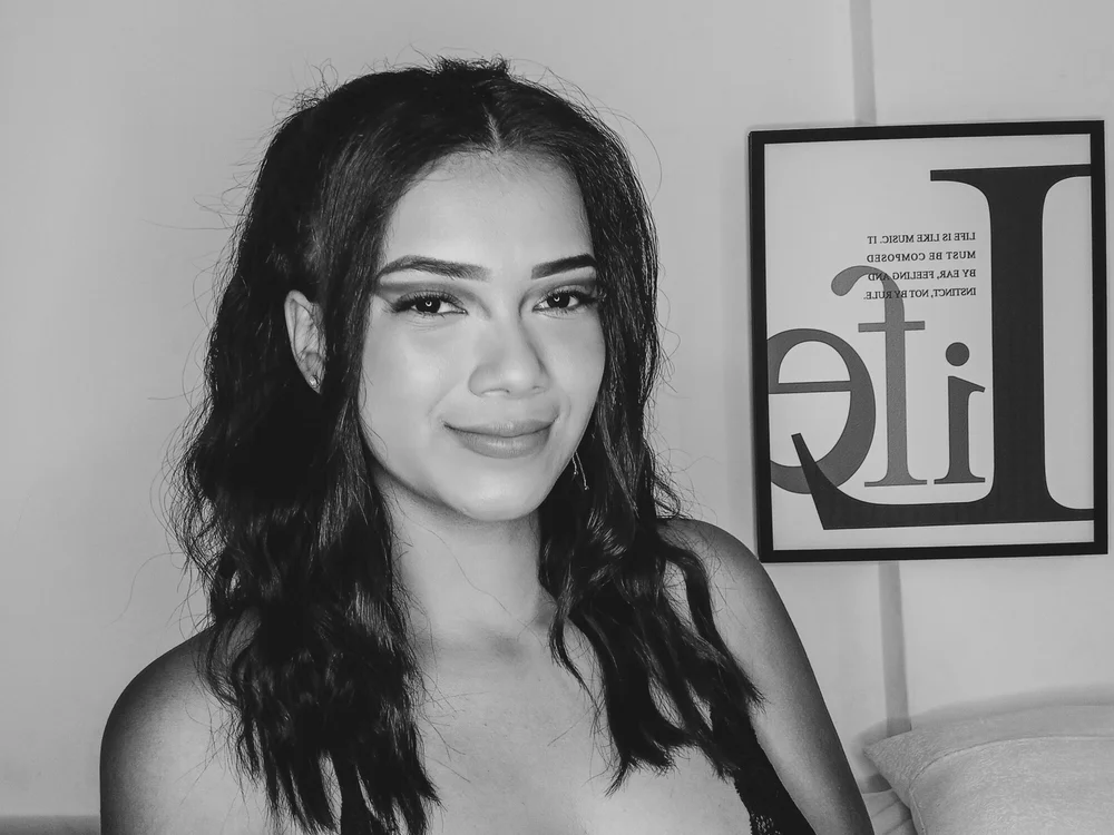 nikidiaz's Offline Chat Room