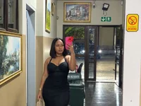 SexxyAsHellly's webcam live show