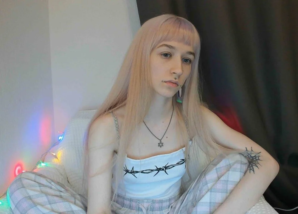 fran_bow's Offline Chat Room