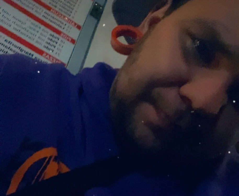 Angelooo97's Offline Chat Room