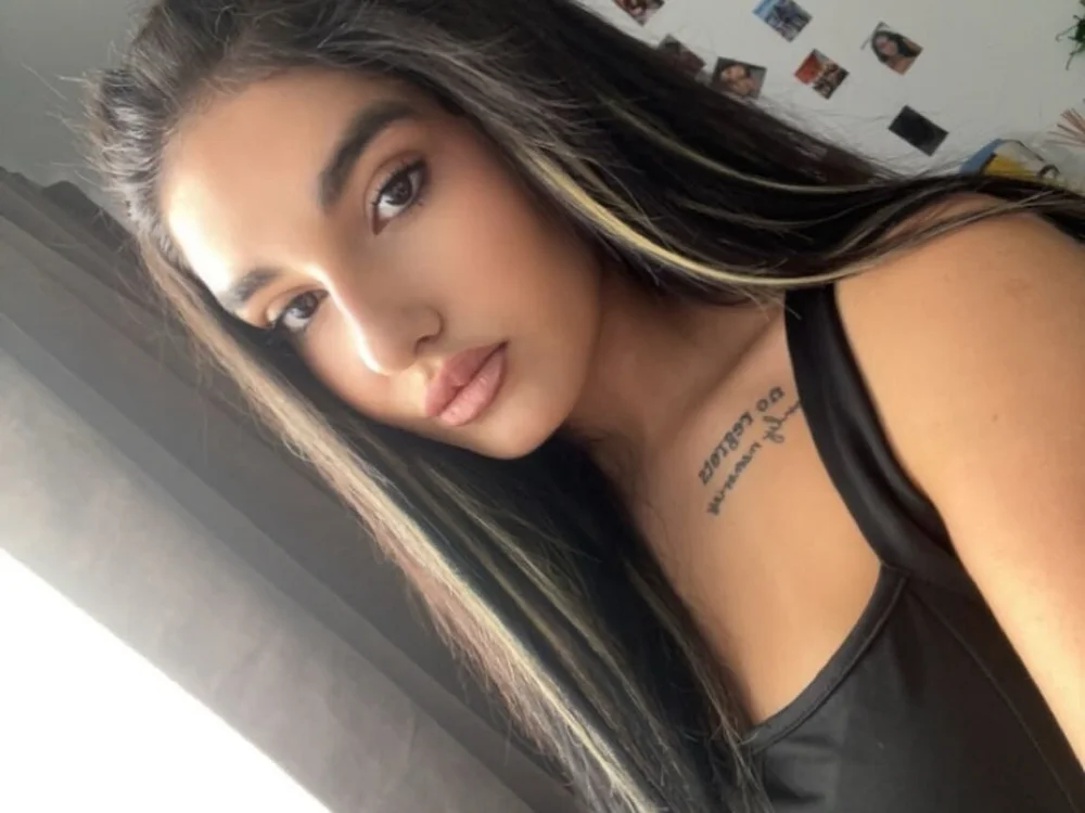 _BellaHadid – Offline XXX chat