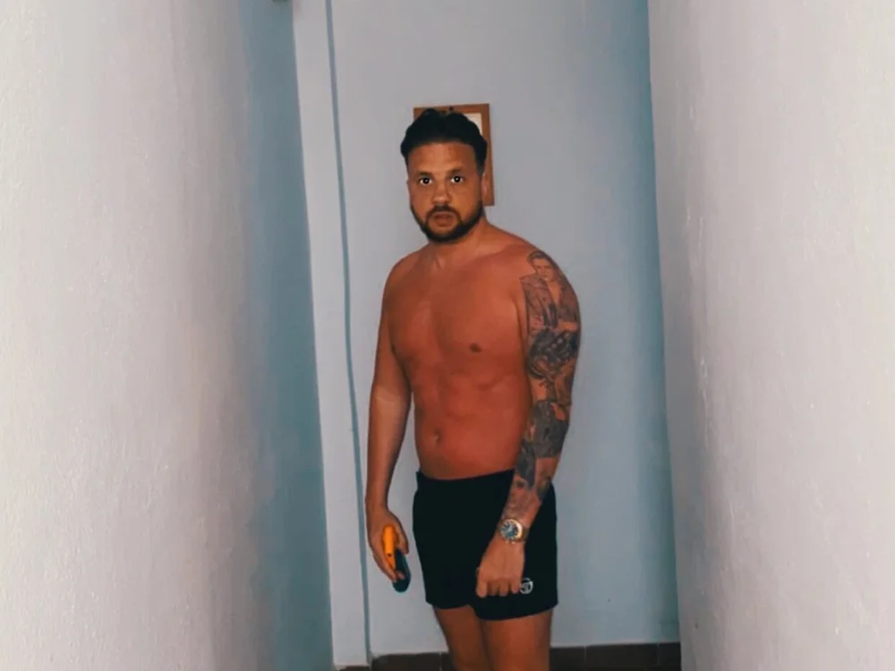 Johnny_Bigs' Offline XXX Chat