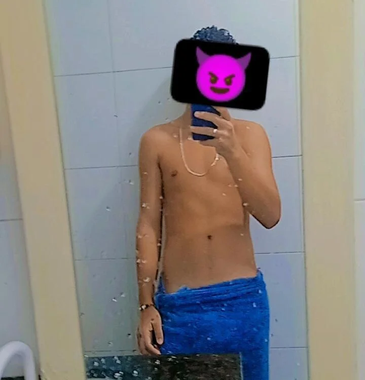 gaelzinho777 Adlı Modelin Çevrimdışı XXX Sohbeti