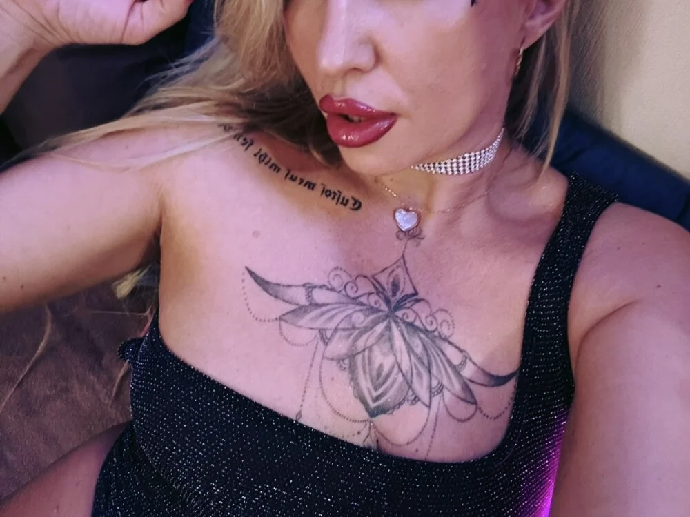 Denny_Brenda Adlı Modelin Çevrimdışı XXX Sohbeti