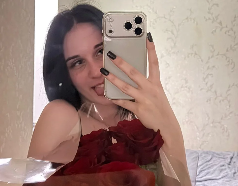 MaeEverly Offline XXX Chat