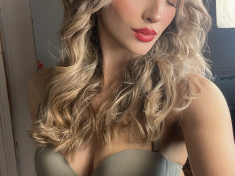 newmazee Adlı Modelin Çevrimdışı XXX Sohbeti