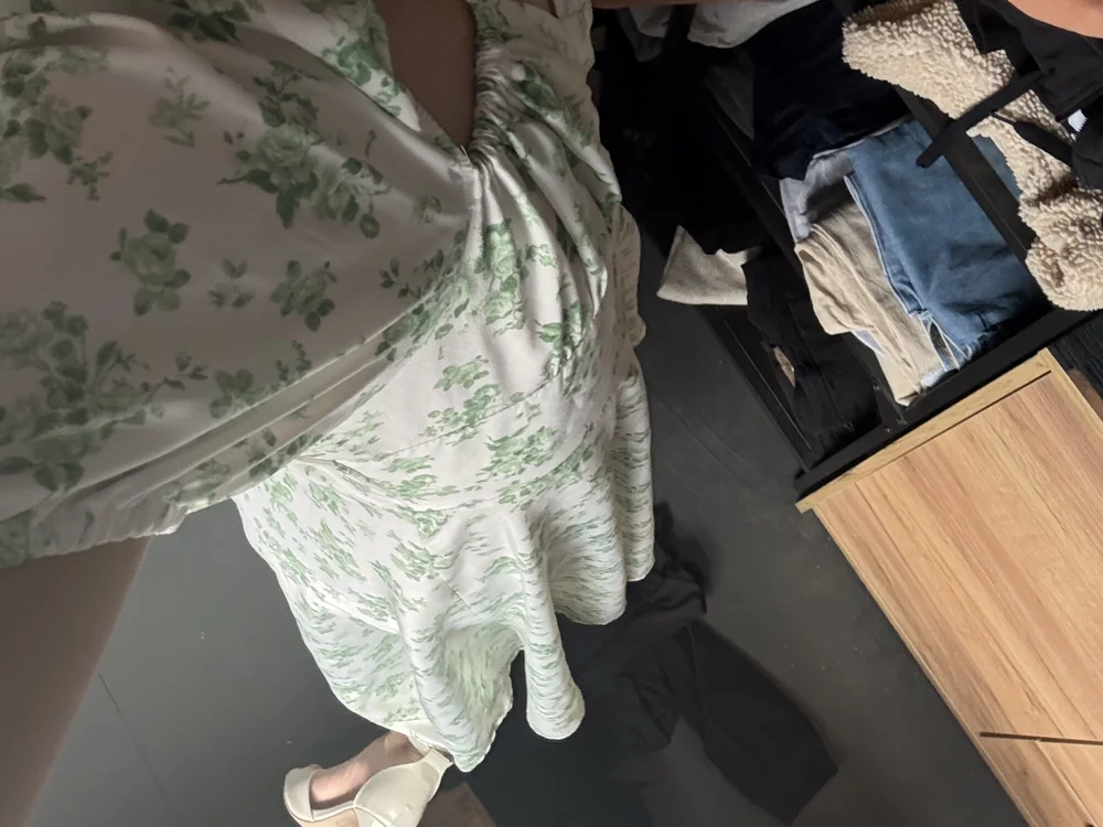 sissy3300's Offline Chat Room