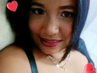 Melissa-Hot's Offline Chat Room