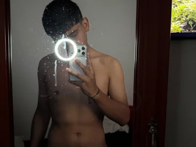 Dereck_Wild - Boy 