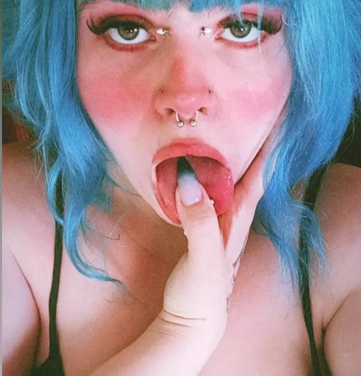 bluewomany's Offline Chat Room