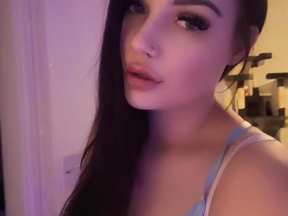 naughtycherryxxx Offline XXX-chat