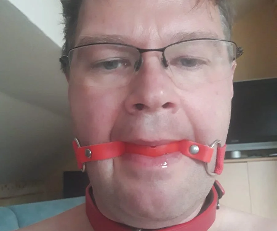 slavedh Offline XXX-chat