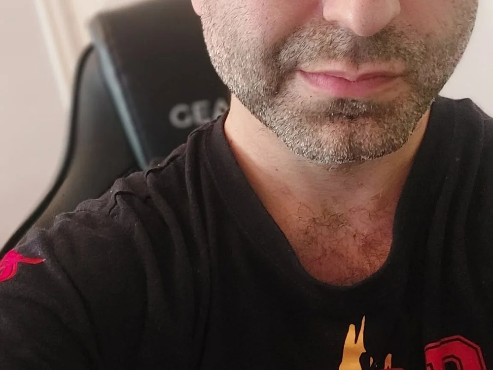 DaddyPJPLAYS' Offline Chat Room