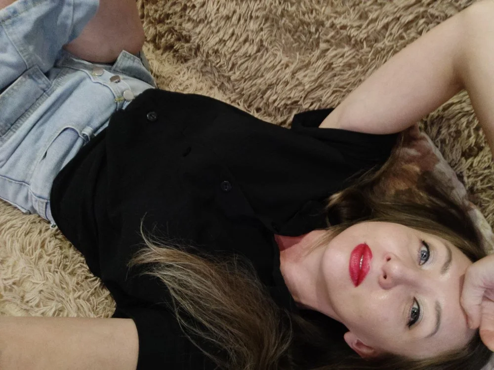 ElvinaSweety's Offline XXX Chat