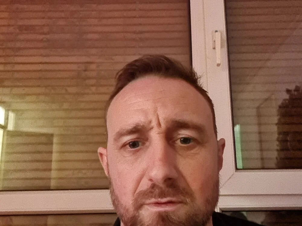 ferront68086 離線 XXX 聊天