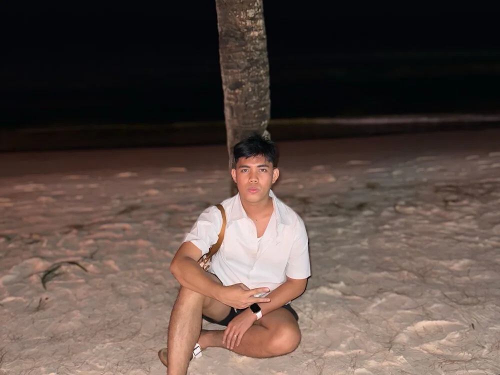 hoenika Chat XXX Ngoại tuyến