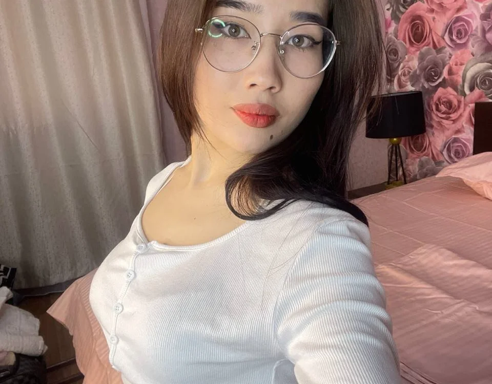 HoneyHaze1 Offline XXX-Chat