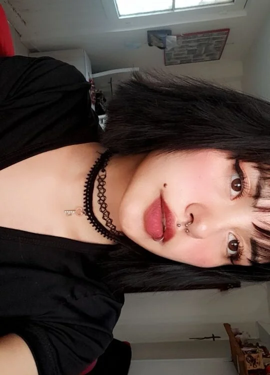 Zoeh_Moon_ offline chatrum