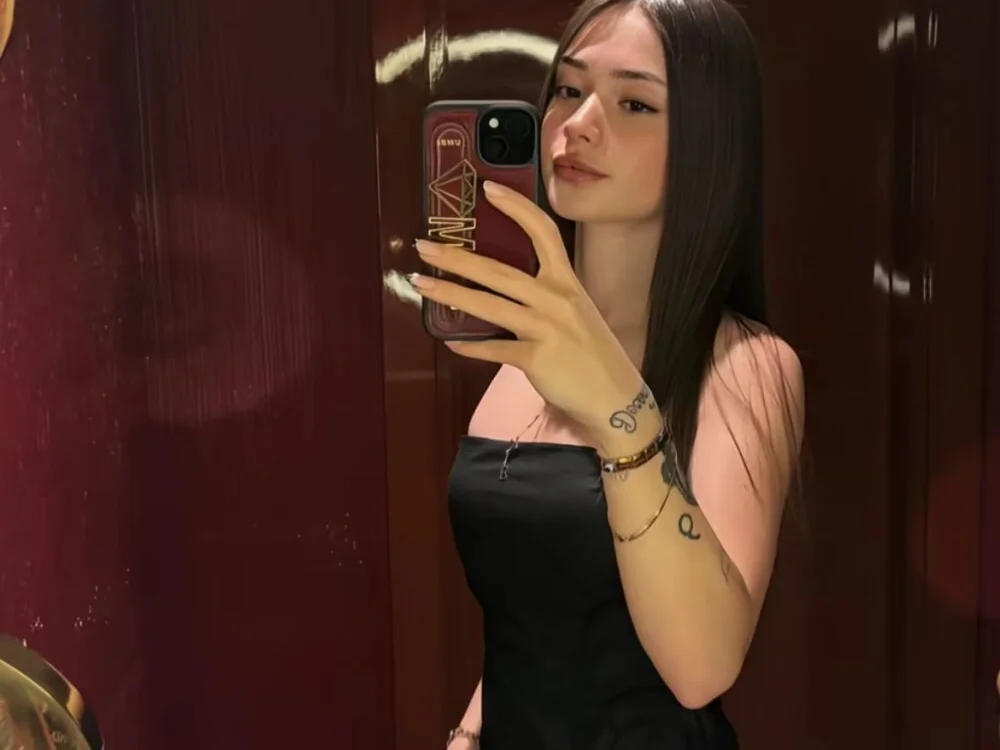 AbbyLuxe's Offline XXX Chat