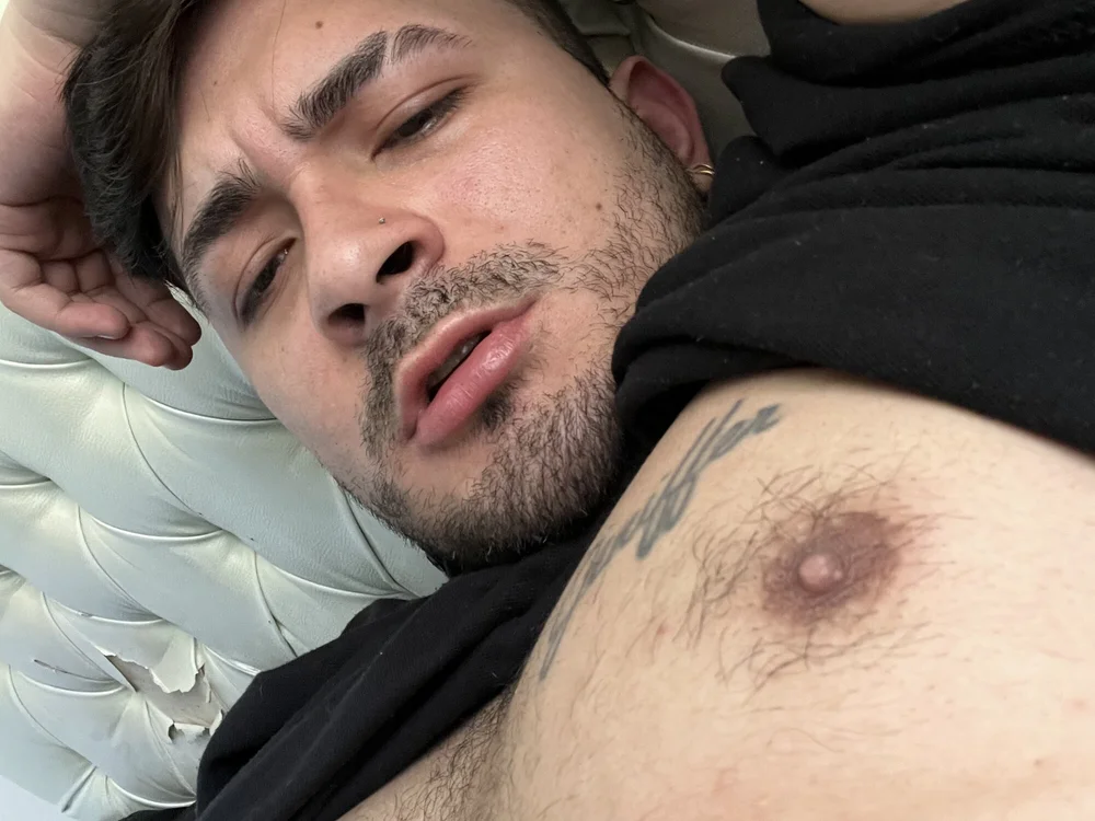 liambottom's Offline Chat Room