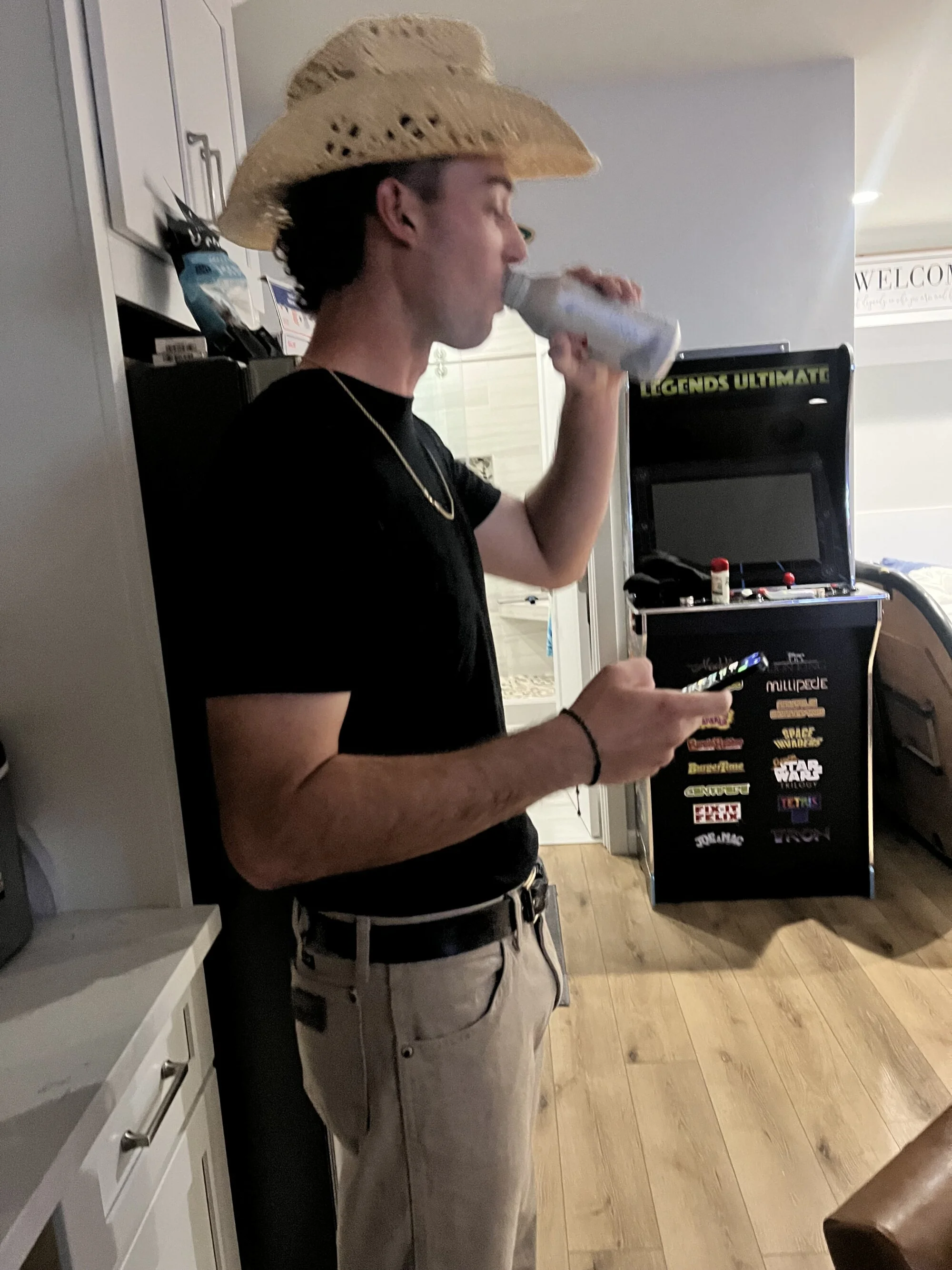 Dantheeman698 live webcam