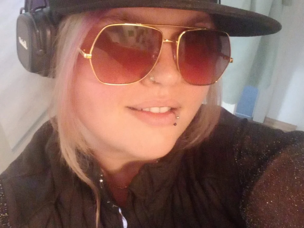 Sweet_Secrets' Offline XXX Chat