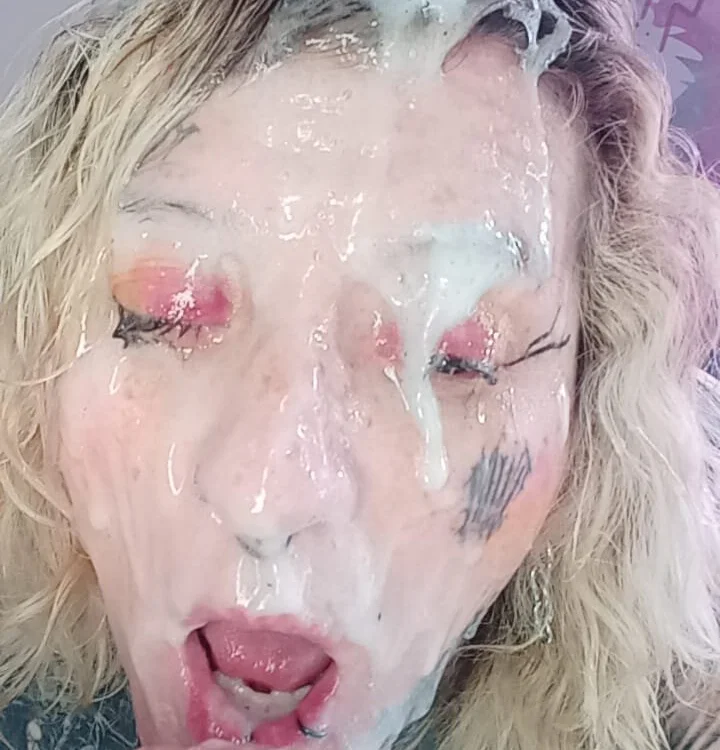 SLOPPYTITSS' Offline XXX Chat