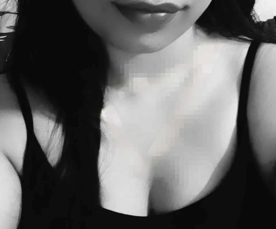 Slutty_V Obrolan XXX Offline