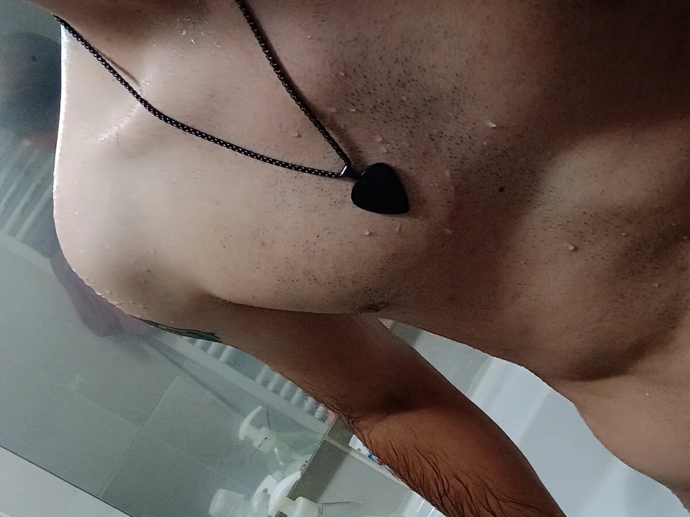 Guitarist-man Adlı Modelin Çevrimdışı XXX Sohbeti