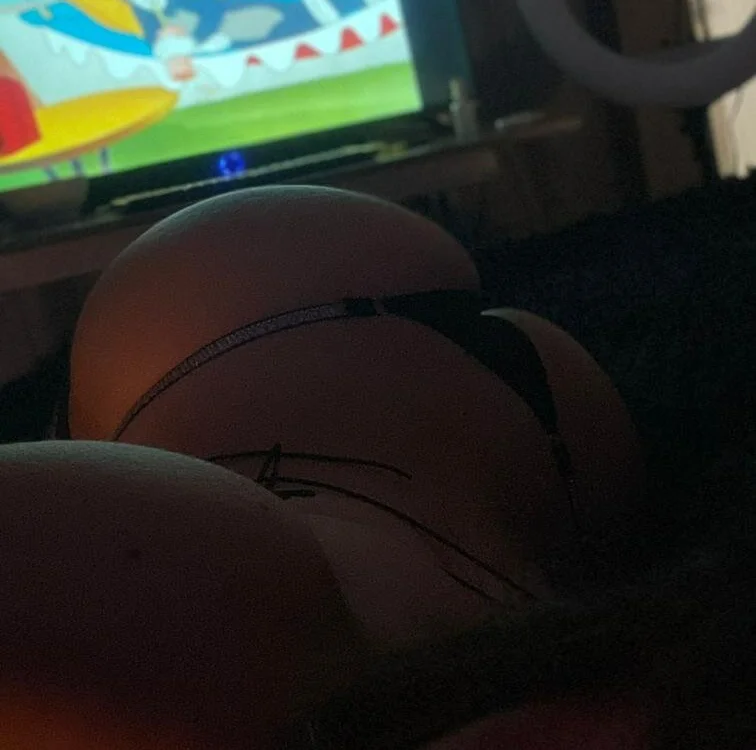 MISS_SUAREZ's Offline XXX Chat