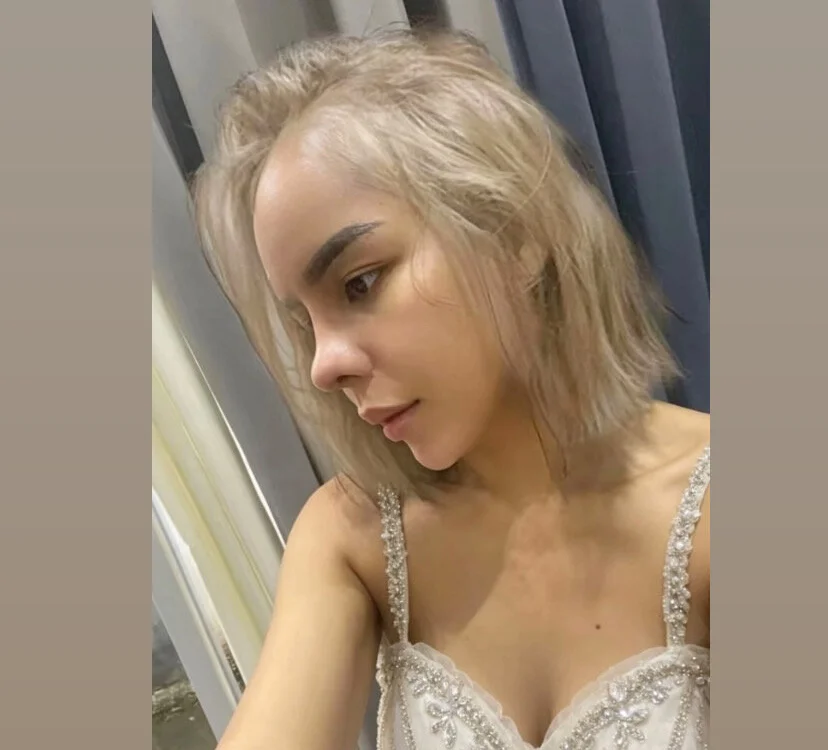 Divine___Eloeura Adlı Modelin Çevrimdışı XXX Sohbeti