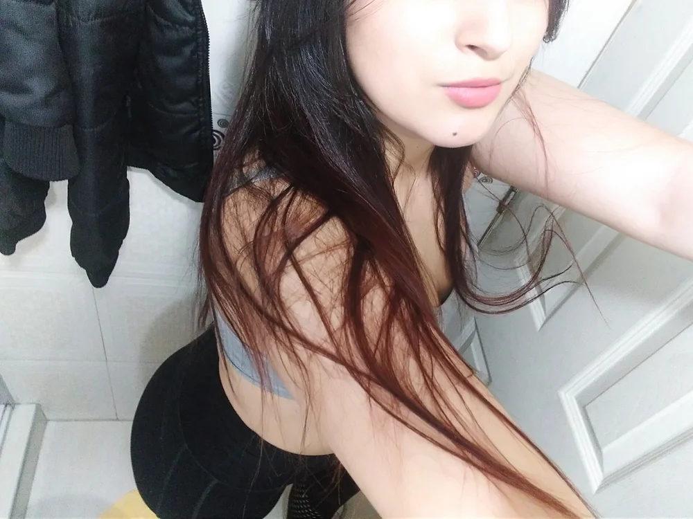 scarlet_99's Offline Chat Room