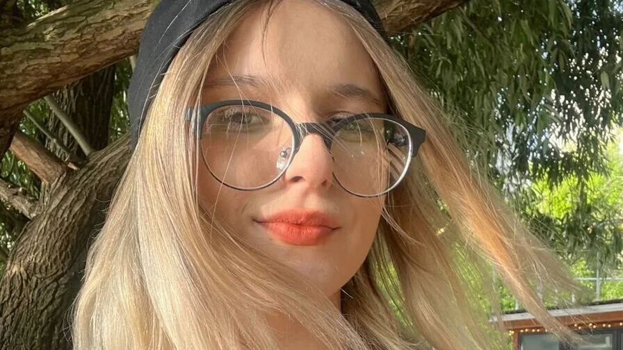 צ'אט XXX לא מקוון של LeslieBloom