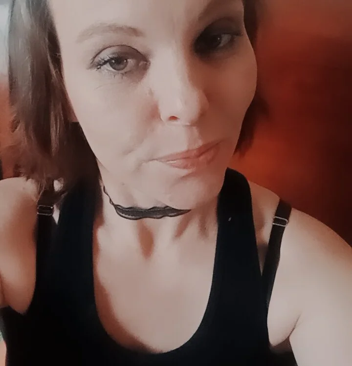 Adele_esa's Offline XXX Chat