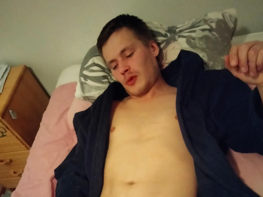 Joona1994n Offline XXX chat