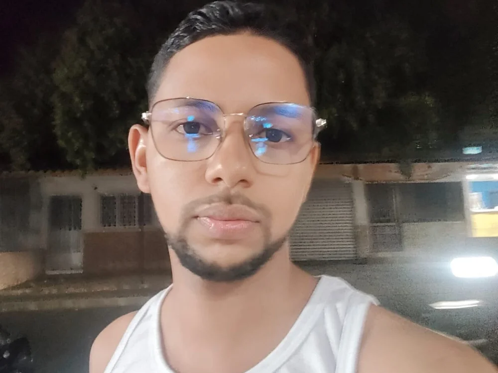 Jackson_Santoss Offline XXX Chat