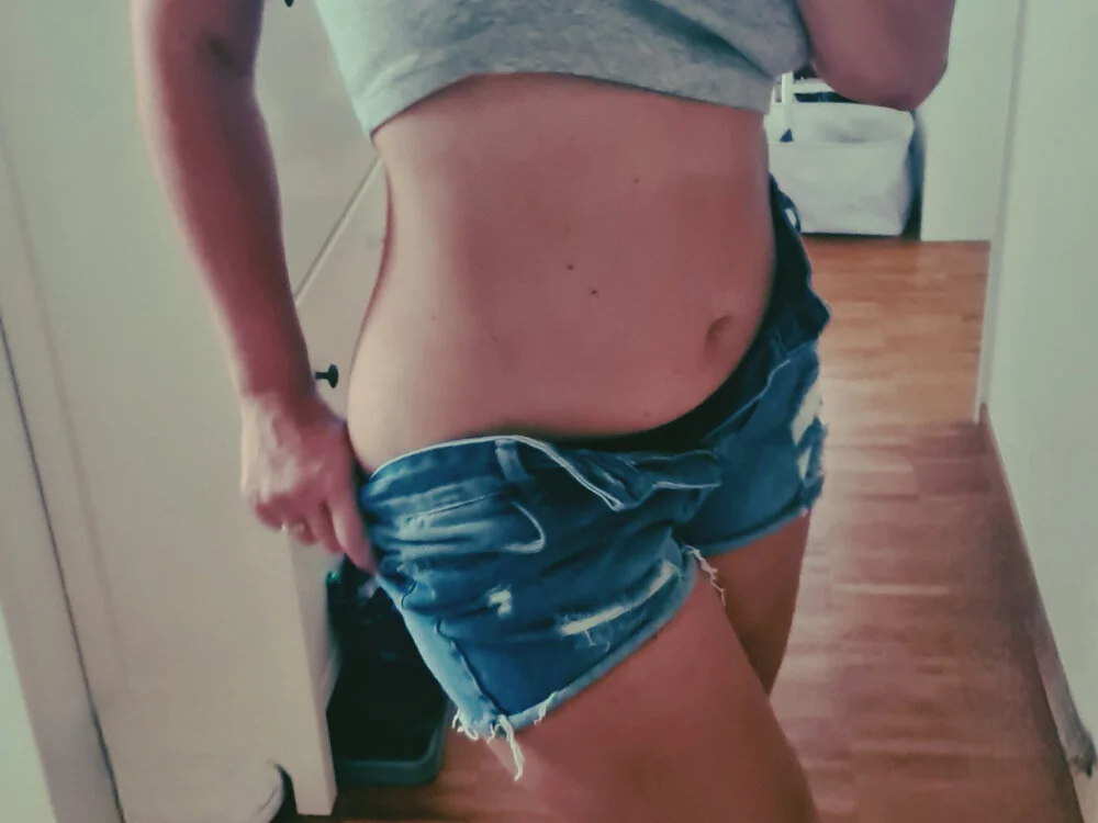 AdrianaRealnHot's Offline XXX Chat