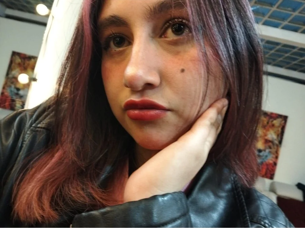 milu_razzo's Offline XXX Chat
