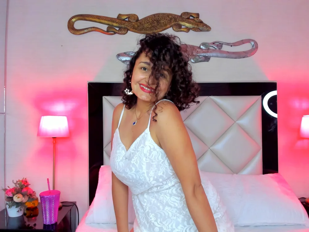 _luna__sweet_ Adlı Modelin Çevrimdışı XXX Sohbeti