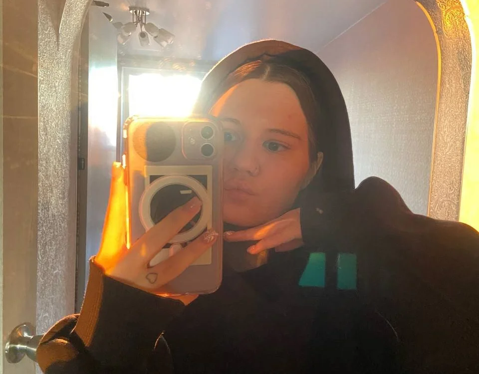 ThedaAlvarran Offline XXX-chat