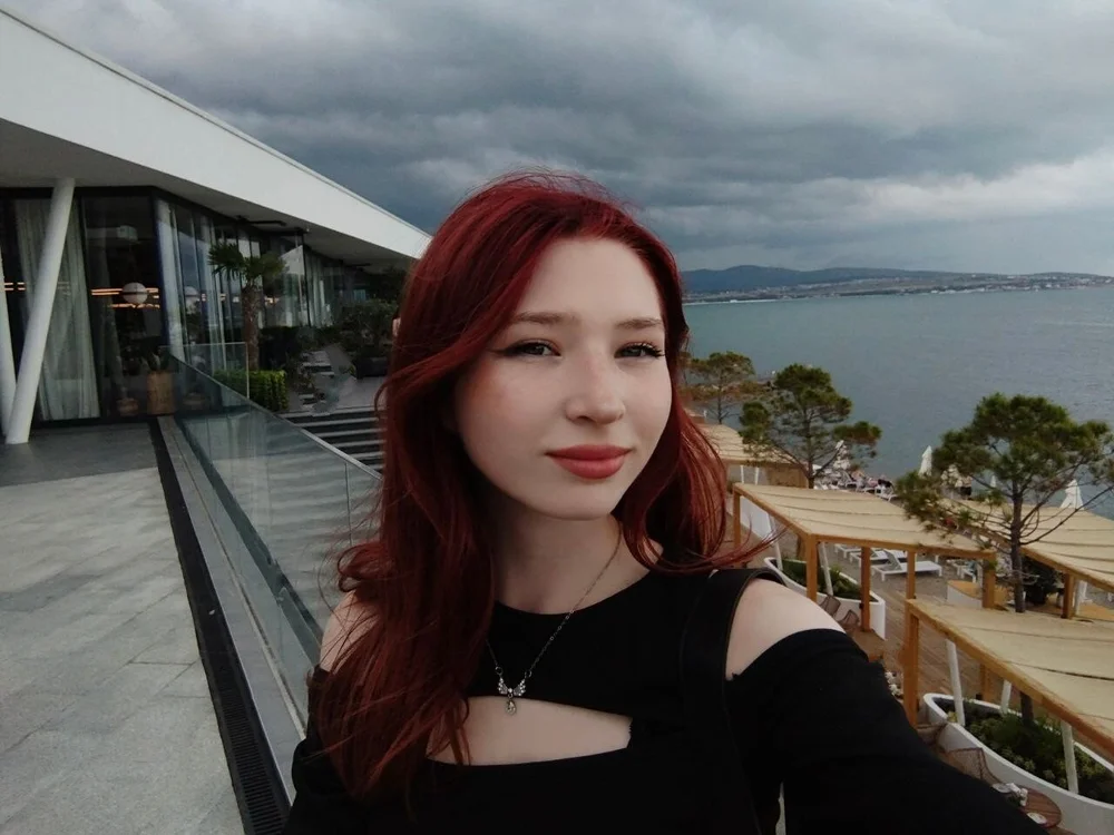AudreyEger's Offline Chat Room