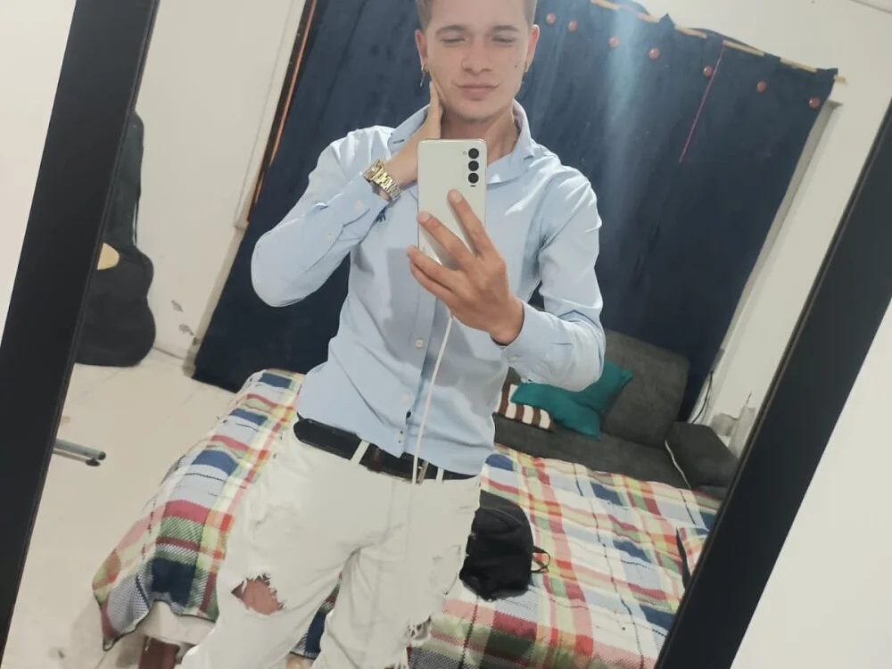 دردشة Gold_Loyal77 الجنسية دون اتصال