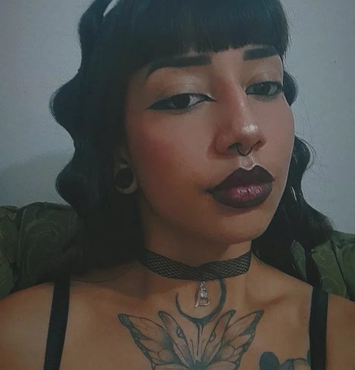 Aisha_Miller18 offline chatrum
